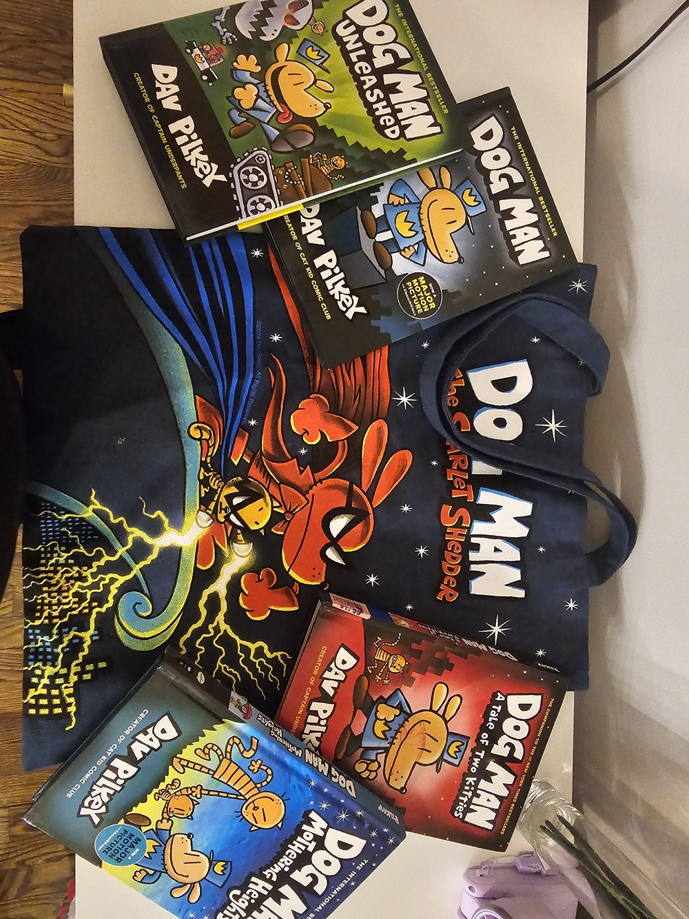 Dog Man Graphic Tote & Book Set - Navy, Red, Yellow
